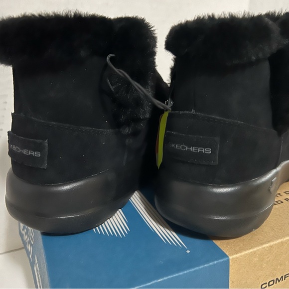 Black Skechers Warm Boots - Picture 2 of 8